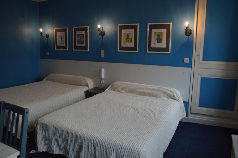 Others 5, Hotel Victor Hugo, Somme
