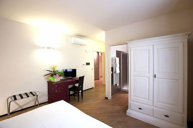 Bedroom 2, La Residenza Leon D Oro, Mantua