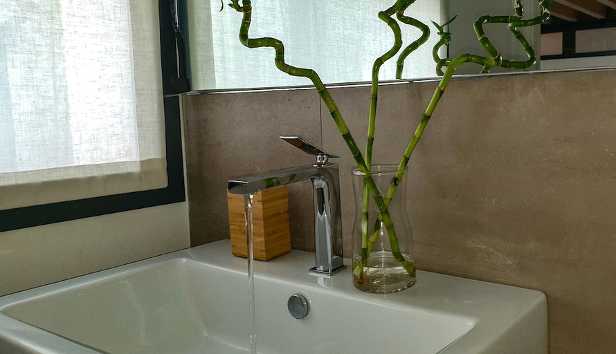 Bathroom 2, Design Central Apartment, Bergamo
