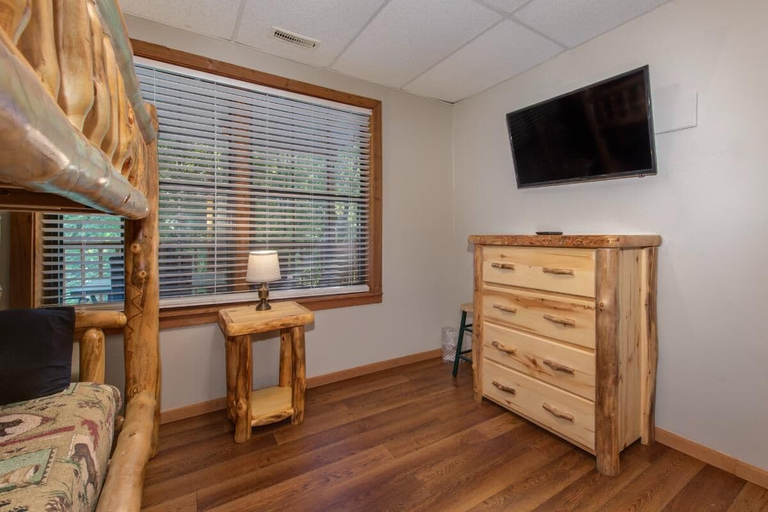 Interior, Z - Honey Bear Hideaway, Sevier