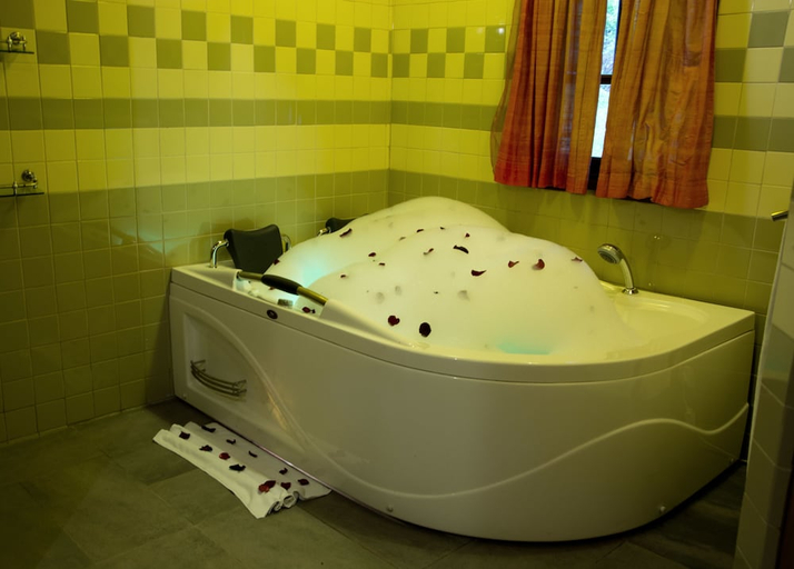 Bathroom 3, Athulya Villas, Udunuwara