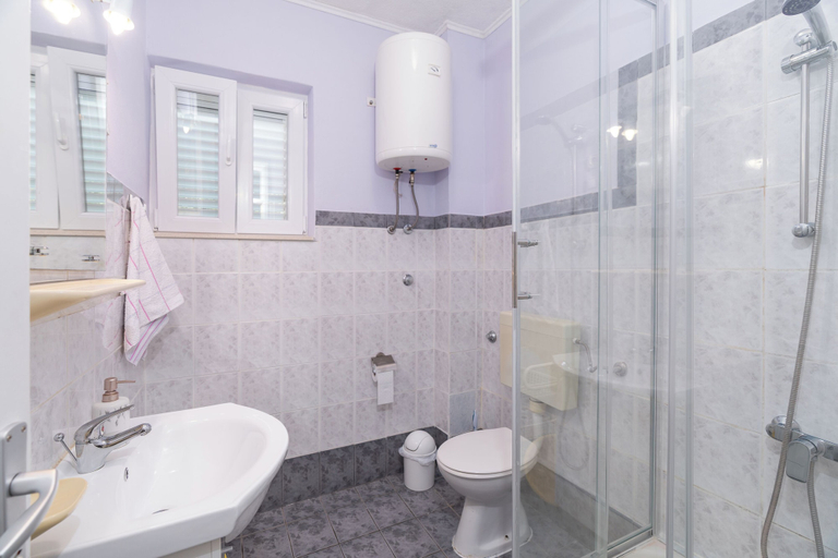 Bathroom 4, Apartments Ivanov, Novalja
