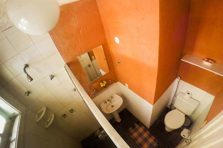 Bathroom 3, Praia da Crena, Angra dos Reis