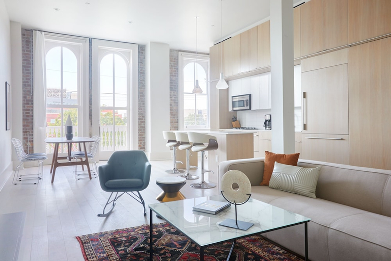 Others 5, Sonder - Gravier Place, Orleans