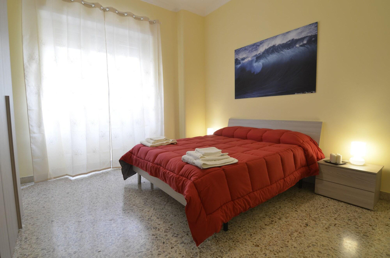 Bedroom 2, Efesto Bed & Breakfast, Catania
