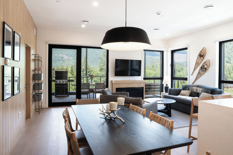 Living area 4, Ridgeline Penthouse, Columbia-Shuswap