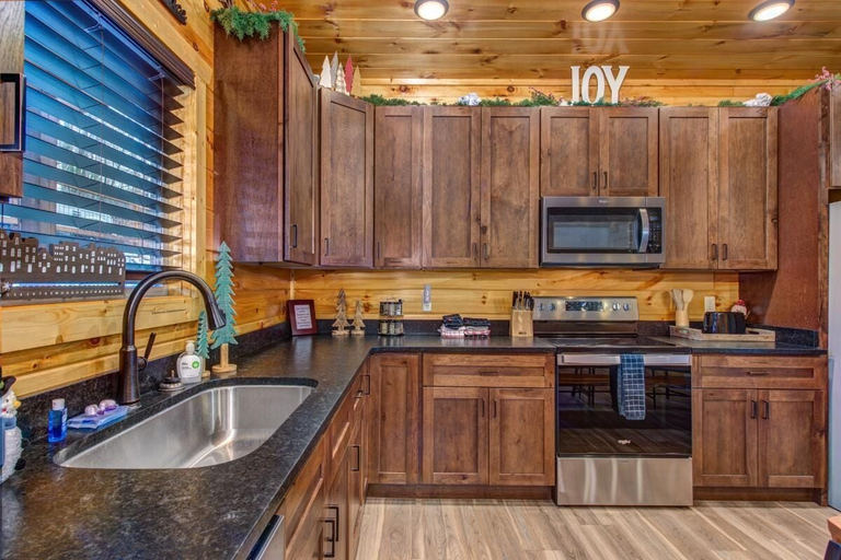 Private kitchen 4, Pine Haven Cabin, Sevier