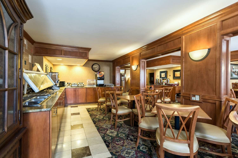 Food & Drinks 4, Studio 6 Suites Tupelo MS North, Lee