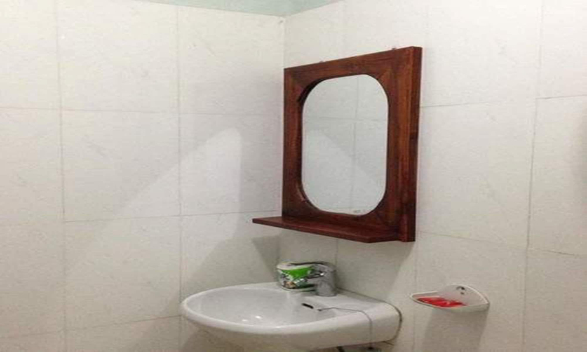 Bathroom 3, Villa Kingkham Riverside, Luang Prabang