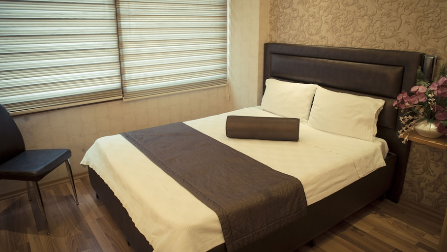 Bedroom 2, Yayla Hotel, Konak