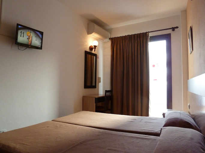Bedroom 4, Residencia Horizonte, Baleares
