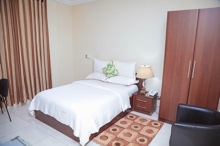 Bedroom 2, Park View Hotel, Accra