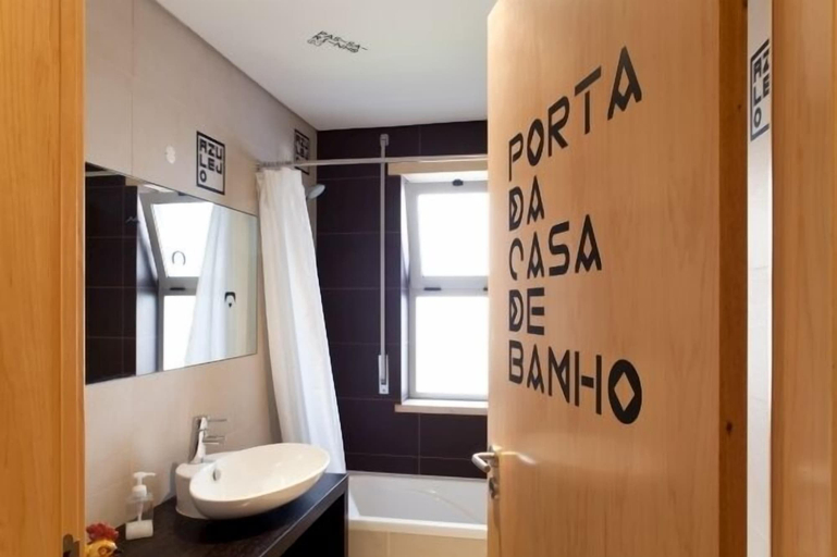 Bathroom 3, The Lisbonaire Apartments, Lisbon