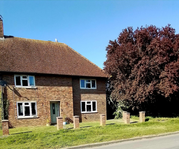 Exterior & Views, Large double room with spacious ensuite, West Sussex