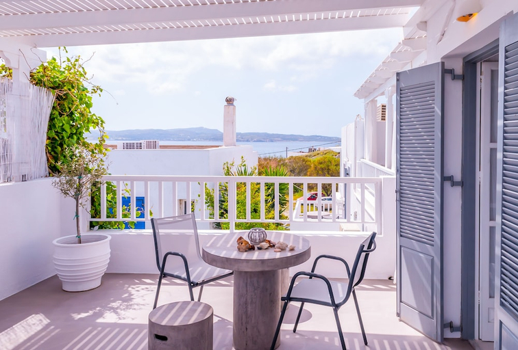 Others 2, Milos Bay Suites, South Aegean
