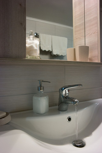 Bathroom 3, Alexandra Apartments, Crete