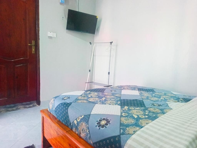 Room 2, Haven Guest House, Busongora