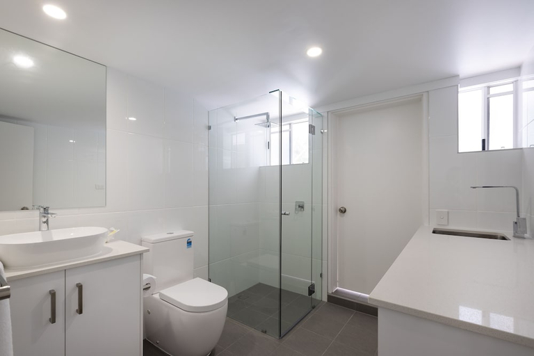 Bathroom 4, The White House Port Douglas, Douglas