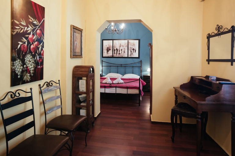 Others 5, Acronafplia Pension B&D, Peloponnese