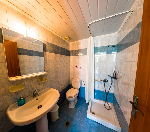 Bathroom, Anna-Ageliki Apartments, Crete