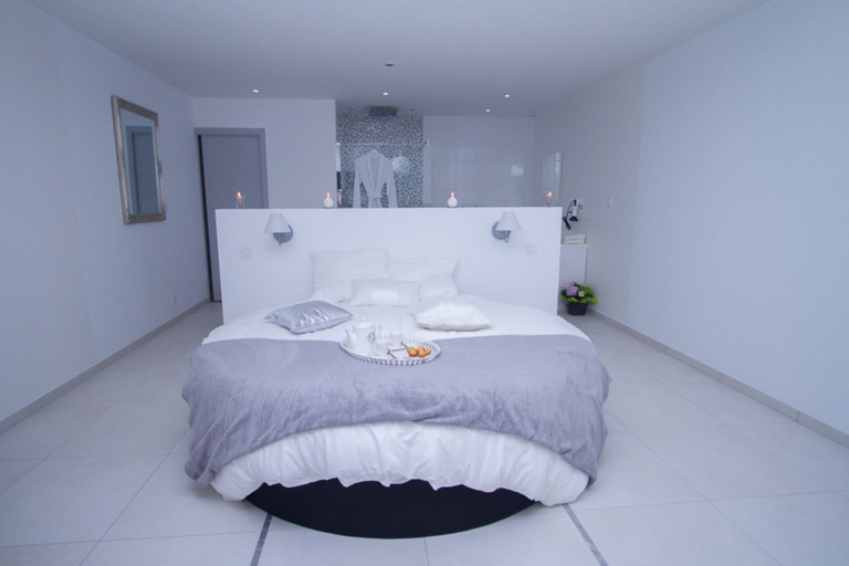 Bedroom 2, Love Loft, Gironde