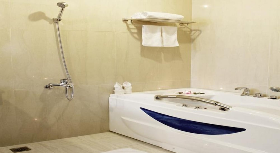 Bathroom 2, Jasmine Hotel Hue, Huế