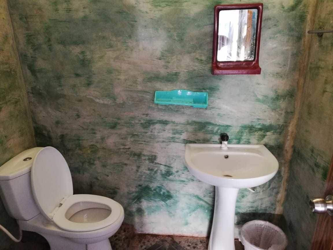 Bathroom 3, dolphin wadiya, Kalpitiya