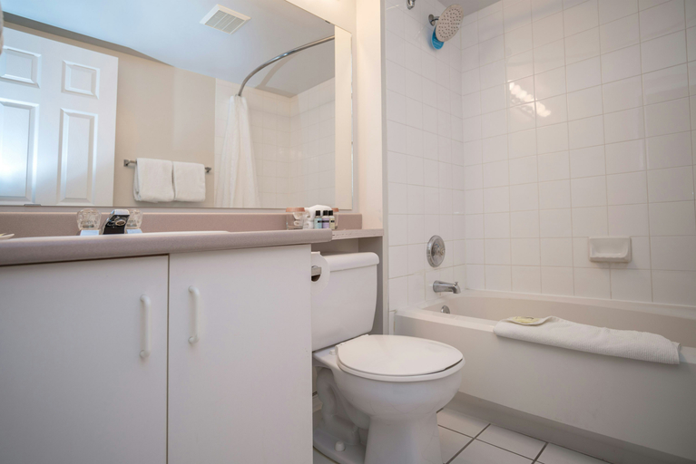 Bathroom 3, Sandman Hotel & Suites Williams Lake, Cariboo