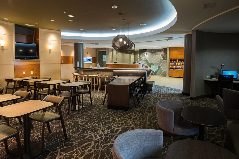 Food & Drinks 5, SpringHill Suites Winston-Salem Hanes Mall, Forsyth
