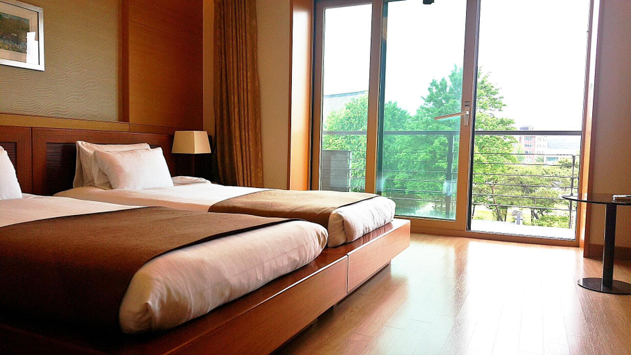 Bedroom 2, Hantan River Spa Hotel, Cheorwon