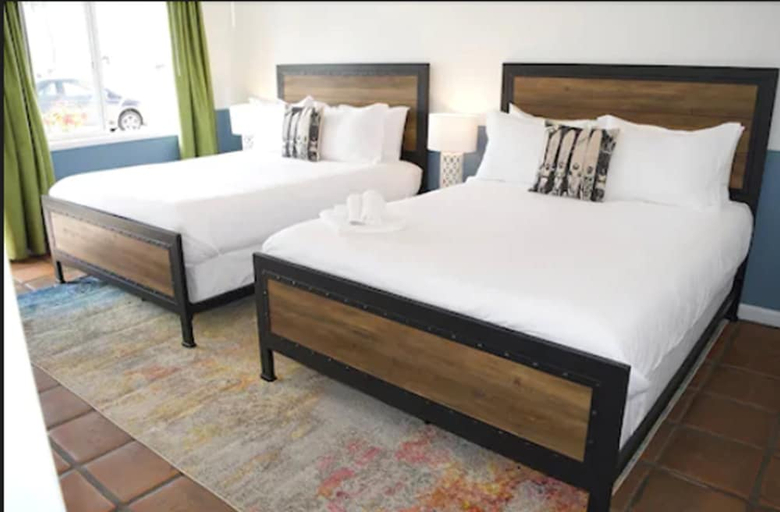 Bedroom 3, Sand Castle Inn And Suites, San Diego