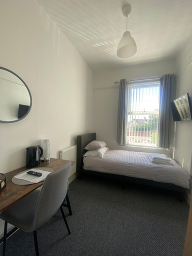 Bedroom 2, Be My Guest Liverpool, Sefton