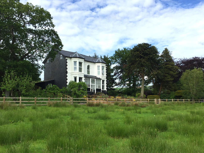 Exterior & Views, The Royston, Powys