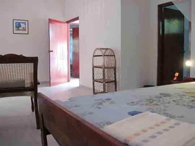 Bedroom 2, Jungleside House, Hikkaduwa