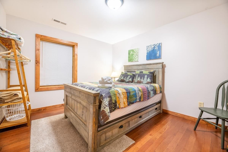 Room 4, Bearburgh On The Lake, Jefferson