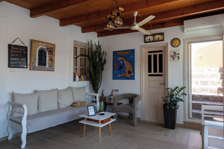 Others 5, Pension The Flower, South Aegean