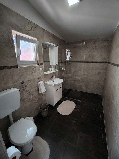 Bathroom 3, Pansion Infinity, Herzegovina-Neretva