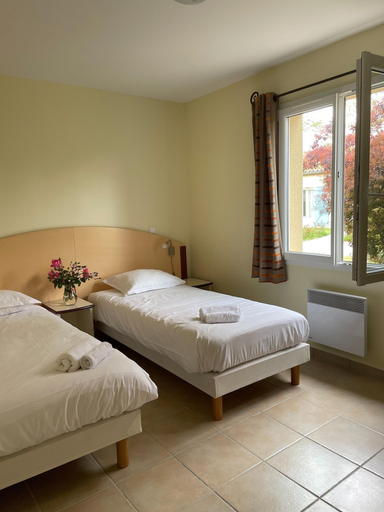 Bedroom 2, Villa in Countryside With Private Garden, Deux-Sèvres