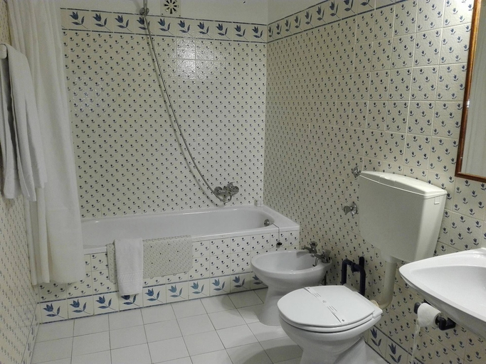 Bathroom 4, Apartamentos da Balaia, Albufeira