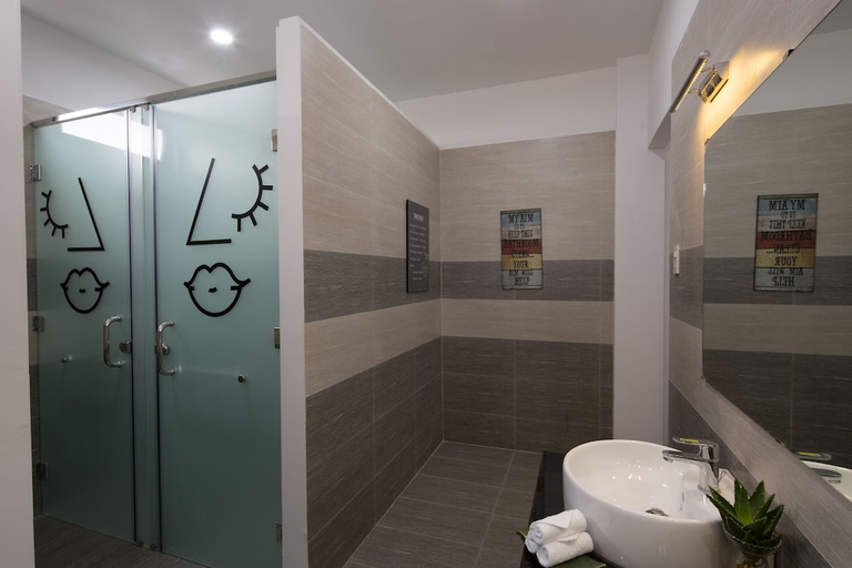 Others 5, Fedora Hostel, Da Nang