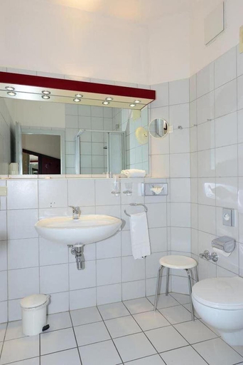 Bathroom 5, Art Hotel Weimar, Weimar
