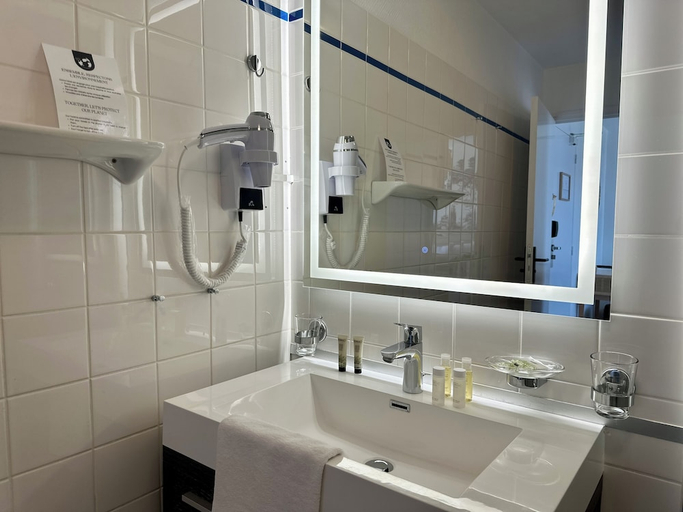 Bathroom 3, Armoric Hotel, Finistère