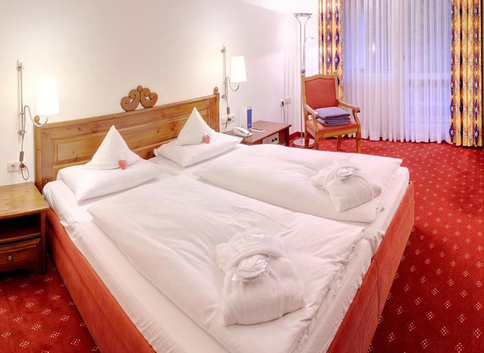 Bedroom 4, Familotel Das Ludwig, Passau