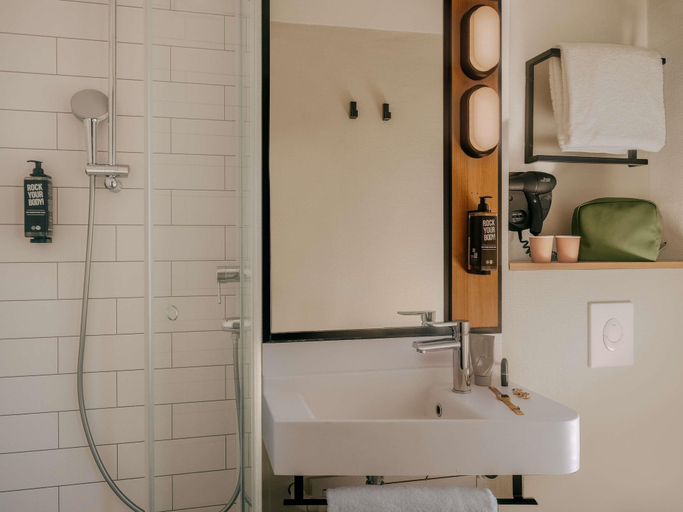 Bathroom 4, ibis Paris Bastille Opera 11th, Paris