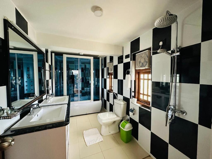 Bathroom 5, Moi Ella By Dbi, Wellawaya
