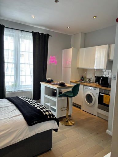 Bedroom 2, Bristol City Stays - Harbourside Apartments, Bristol
