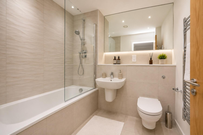Bathroom 2, Halo Apartments - City Centre, Manchester