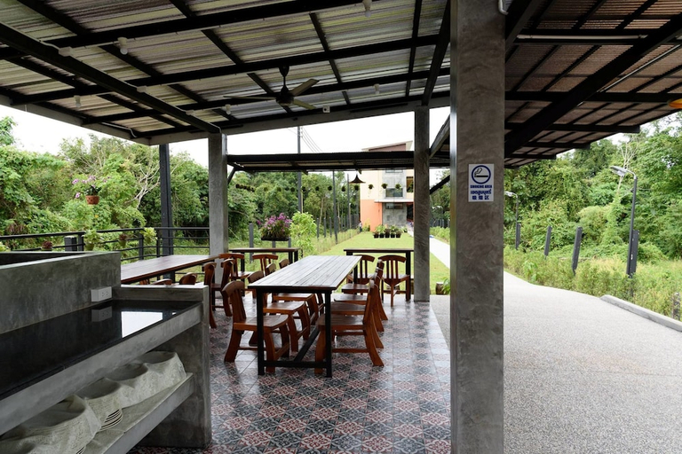 Food & Drinks, Srisuksant Urban, Nua Khlong