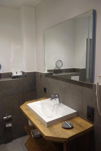 Others 4, Landhotel Haus Dumicketal, Olpe