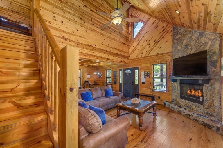 Living area 3, Goldilocks and The Three Bears, Sevier